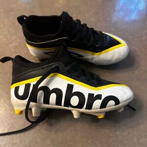Kids Umbro Pivot Soccer Cleat - Size 11 White/Black/Yellow